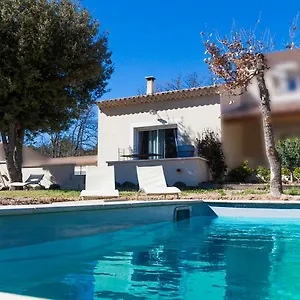  Hébergement de vacances Le Jardin Des Delis Neuf En Provence France